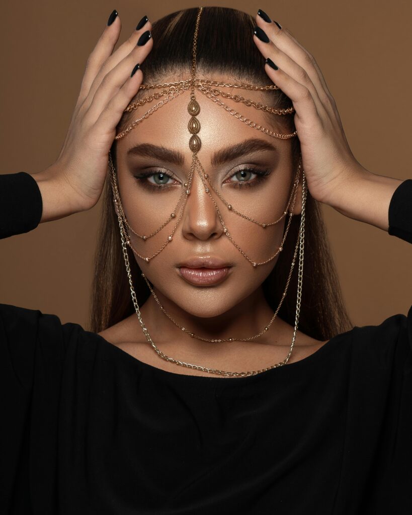 girl wearing a simple head chain